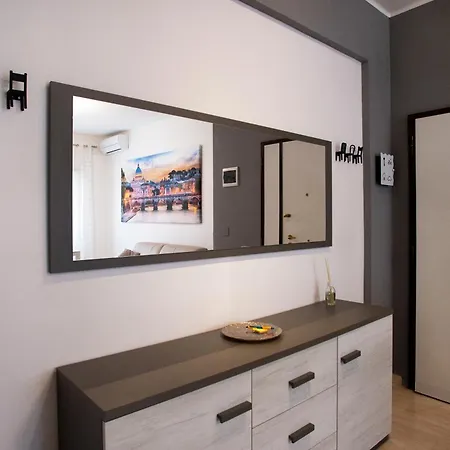 A 2 Passi Da San Pietro Rom